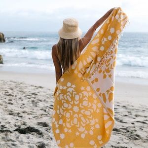 Sand cloud towel